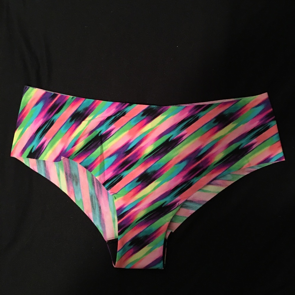 Victoria’s Secret panties M